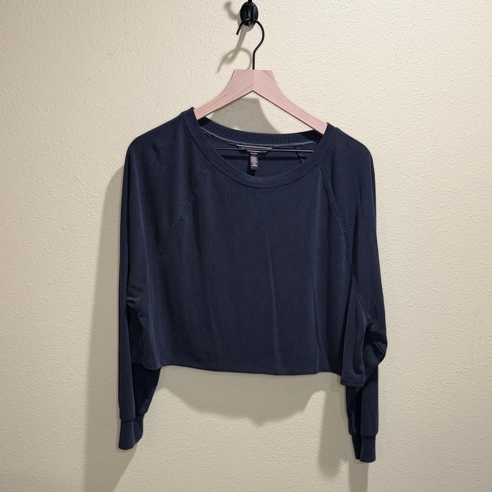 Victoria's Secret Small Crop Top Ribbed Lounge Shirt